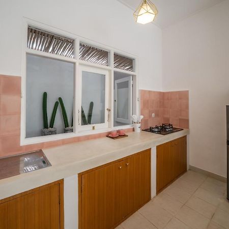 Villa Dadirri - In The Heart Of Seminyak - Walking Distance From Restaurants, Bars And Beach - Perfect Location Bagian luar foto