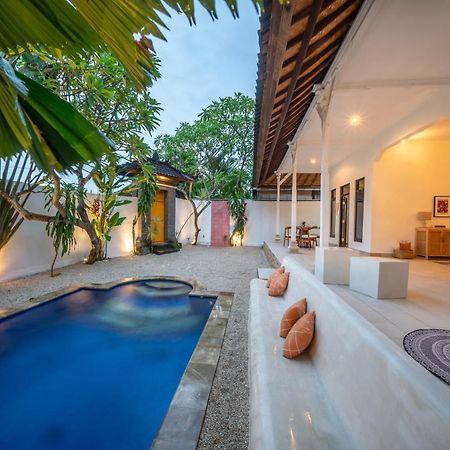 Villa Dadirri - In The Heart Of Seminyak - Walking Distance From Restaurants, Bars And Beach - Perfect Location Bagian luar foto