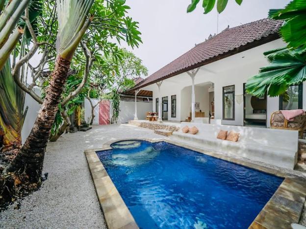 Villa Dadirri - In The Heart Of Seminyak - Walking Distance From Restaurants, Bars And Beach - Perfect Location Bagian luar foto