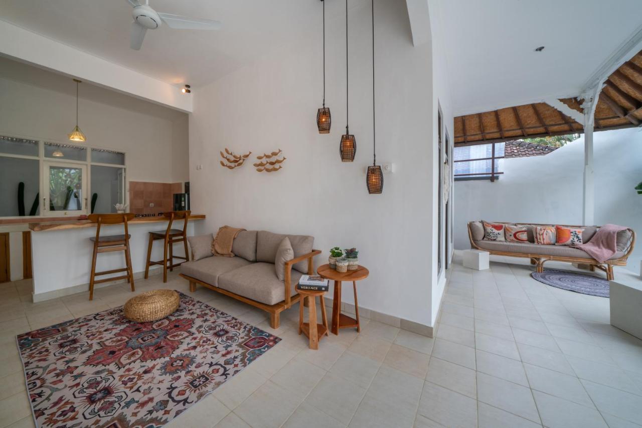 Villa Dadirri - In The Heart Of Seminyak - Walking Distance From Restaurants, Bars And Beach - Perfect Location Bagian luar foto